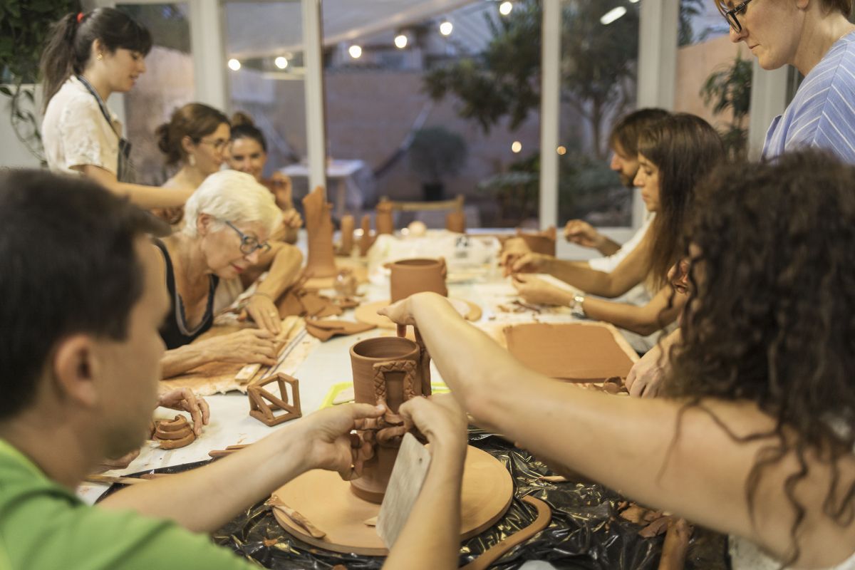 Introducció a la ceràmica per a adults